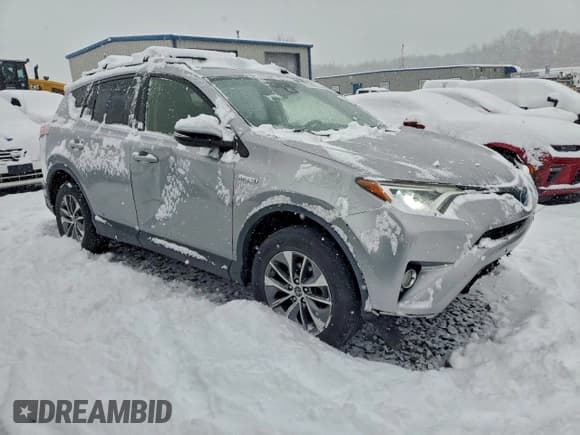 ✅ 2017 Toyota RAV4 XLE • VIN: JTMRJREV4HD073082 • Lot: 92174005. Wystawiony na Copart z przebiegiem 132 087 mil. Bezpłatny archiwum sprzedaży aukcyjnych z USA i szczegółowy raport historii pojazdu na DreamBid. Zdjęcie 4.