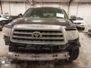 ✅ 2011 Toyota Sequoia Limited • VIN: 5TDJY5G10BS050146 • Lot: 41612884. Wystawiony na IAAI z przebiegiem 217 664 mil. Bezpłatny archiwum sprzedaży aukcyjnych z USA i szczegółowy raport historii pojazdu na DreamBid. Zdjęcie 6.