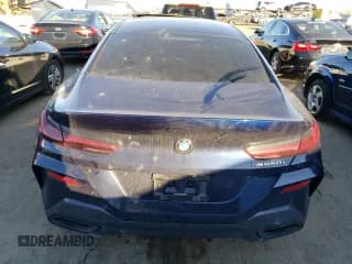 ✅ 2022 BMW 8 Series M850i • VIN: WBAGV8C06NCH43620 • Лот: 40502753. Опубликован ранее на Copart с пробегом Не указан. Бесплатный доступ к архиву аукционных продаж из США и подробный отчёт об истории автомобиля на DreamBid. Изображение 6.