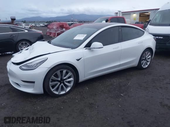 ✅ 2018 Tesla Model 3 Long Range Battery • VIN: 5YJ3E1EB8JF088796 • Lot: 43693681. Wystawiony na IAAI z przebiegiem 69 399 mil. Bezpłatny archiwum sprzedaży aukcyjnych z USA i szczegółowy raport historii pojazdu na DreamBid. Zdjęcie 24.