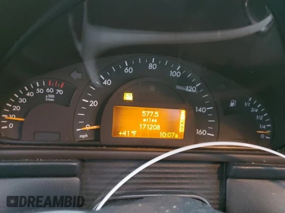 ✅ 2001 Mercedes-Benz C 230/260/280/320 • VIN: WDBRF61J11F095259 • Lot: 81670594. Wystawiony na Copart z przebiegiem 171 208 mil. Bezpłatny archiwum sprzedaży aukcyjnych z USA i szczegółowy raport historii pojazdu na DreamBid. Zdjęcie 9.