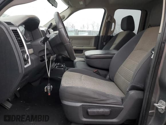 ✅ 2009 Dodge 1500 SLT • VIN: 1D3HB18P89S782139 • Lot: 45051415. Wystawiony na Copart z przebiegiem 196 596 mil. Bezpłatny archiwum sprzedaży aukcyjnych z USA i szczegółowy raport historii pojazdu na DreamBid. Zdjęcie 7.