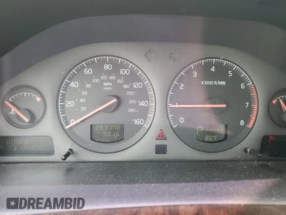 ✅ 2001 Volvo S80 • VIN: YV1TS94DX11153547 • Лот: 56291205. Опубликован ранее на Copart с пробегом 253 176 миль. Бесплатный доступ к архиву аукционных продаж из США и подробный отчёт об истории автомобиля на DreamBid. Изображение 9.