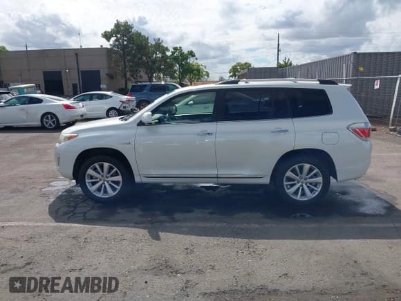 ✅ 2012 Toyota Highlander Limited • VIN: JTEDC3EH2C2008100 • Lot: 43325629. Wystawiony na IAAI z przebiegiem 148 921 mil. Bezpłatny archiwum sprzedaży aukcyjnych z USA i szczegółowy raport historii pojazdu na DreamBid. Zdjęcie 14.