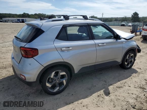 ✅ 2022 Hyundai Venue SEL • VIN: KMHRC8A3XNU199561 • Lot: 84805555. Listed on Copart with 63,085 mi. Free auction sales archive from the USA and detailed vehicle history report at DreamBid. Image 3.
