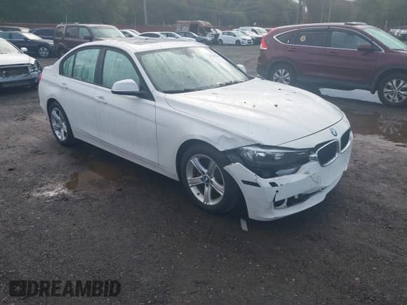 ✅ 2013 BMW 3 Series 328i xDrive • VIN: WBA3B5C54DF591140 • Lot: 43298208. Listed on IAAI with 125,764 mi. Free auction sales archive from the USA and detailed vehicle history report at DreamBid. Image 1.