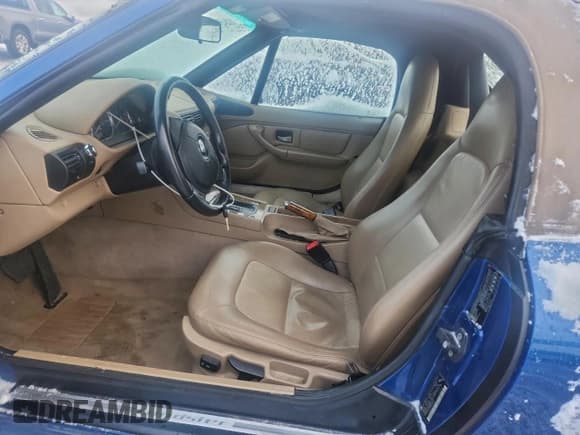 ✅ 2000 BMW Z3 2.5 • VIN: 4USCH9347YLG03205 • Лот: 94630905. Опубликован ранее на Copart с пробегом 88 842 миль. Бесплатный доступ к архиву аукционных продаж из США и подробный отчёт об истории автомобиля на DreamBid. Изображение 7.