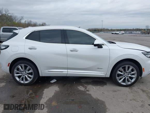 ✅ 2023 Buick Envision Avenir • VIN: LRBFZRR4XPD066776 • Lot: 41364825. Wystawiony na IAAI z przebiegiem 25 828 mil. Bezpłatny archiwum sprzedaży aukcyjnych z USA i szczegółowy raport historii pojazdu na DreamBid. Zdjęcie 13.
