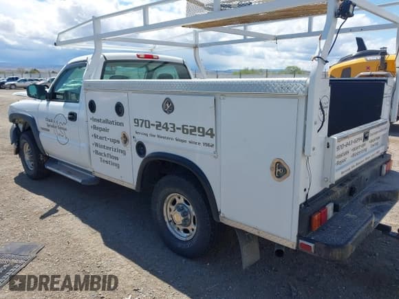 ✅ 2005 Chevrolet Silverado 2500HD Work Truck • VIN: 1GBHC24U55E285764 • Лот: 42167919. Опубликован ранее на IAAI с пробегом 113 960 миль. Бесплатный доступ к архиву аукционных продаж из США и подробный отчёт об истории автомобиля на DreamBid. Изображение 3.