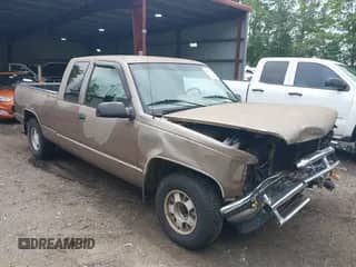 1996 Chevrolet Silverado 1500 with VIN 2GCEC19W7T1249897, listed as a IAAI auction lot 42756308 with 208,809 mi miles and . Bid and sale history available at DreamBid. Image 1.
