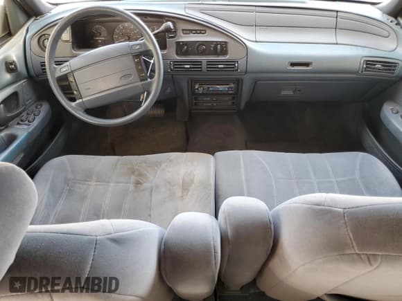 ✅ 1992 Ford Taurus GL • VIN: 1FALP52U5NA280821 • Lot: 77457304. Listed on Copart with 33,484 mi. Free auction sales archive from the USA and detailed vehicle history report at DreamBid. Image 8.