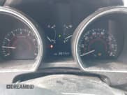 ✅ 2010 Toyota Highlander • VIN: 5TDZK3EHXAS015962 • Lot: 43729861. Wystawiony na IAAI z przebiegiem 235 990 mil. Bezpłatny archiwum sprzedaży aukcyjnych z USA i szczegółowy raport historii pojazdu na DreamBid. Zdjęcie 7.