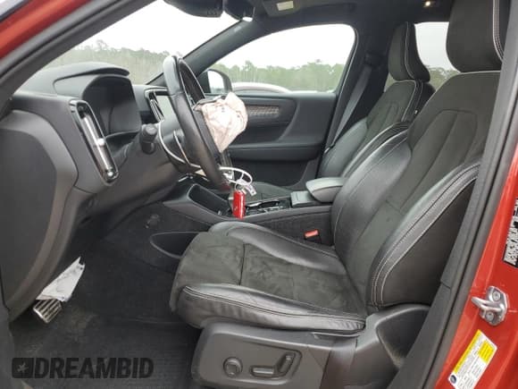 ✅ 2019 Volvo XC40 R-Design • VIN: YV4AC2HM9K2074892 • Lot: 86101805. Listed on Copart with 83,019 mi. Free auction sales archive from the USA and detailed vehicle history report at DreamBid. Image 7.