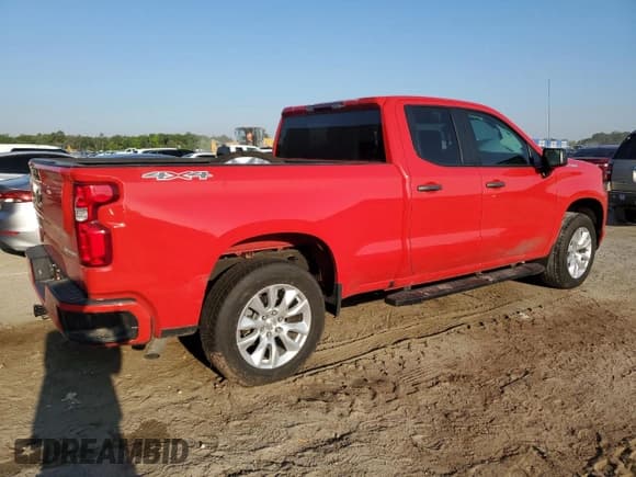 ✅ 2021 Chevrolet Silverado 1500 Custom • VIN: 1GCRYBEK5MZ328084 • Lot: 46501684. Wystawiony na Copart z przebiegiem 18 634 mil. Bezpłatny archiwum sprzedaży aukcyjnych z USA i szczegółowy raport historii pojazdu na DreamBid. Zdjęcie 3.