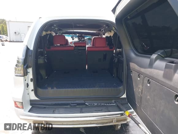 ✅ 2020 Lexus GX 460 Premium • VIN: JTJAM7BX5L5264749 • Lot: 43266527. Wystawiony na IAAI z przebiegiem 61 141 mil. Bezpłatny archiwum sprzedaży aukcyjnych z USA i szczegółowy raport historii pojazdu na DreamBid. Zdjęcie 17.