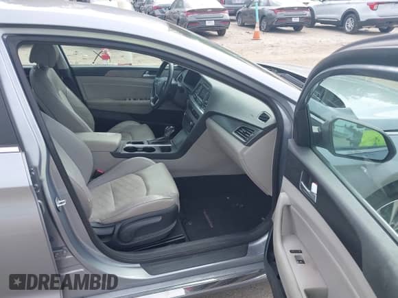 2015 Hyundai Sonata Sport с VIN 5NPE34AF0FH243827, выставлен на аукционе IAAI как лот 43116848 с пробегом 110 591 миль миль и . История ставок и продаж доступна на DreamBid. Изображение 5.