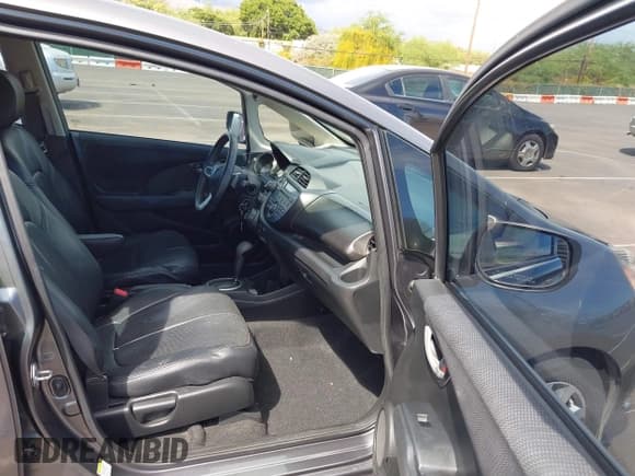 ✅ 2013 Honda Fit Sport • VIN: JHMGE8H56DC060852 • Лот: 43373220. Опубликован ранее на IAAI с пробегом 130 501 миль. Бесплатный доступ к архиву аукционных продаж из США и подробный отчёт об истории автомобиля на DreamBid. Изображение 5.