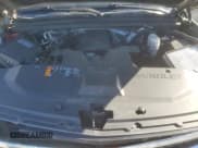 ✅ 2018 Chevrolet Tahoe LS • VIN: 1GNSCAKC9JR313890 • Lot: 89547405. Wystawiony na Copart z przebiegiem 142 022 mil. Bezpłatny archiwum sprzedaży aukcyjnych z USA i szczegółowy raport historii pojazdu na DreamBid. Zdjęcie 12.