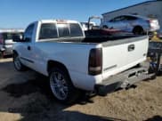 ✅ 2006 GMC Sierra 1500 Work Truck • VIN: 1GTEC14V36Z120890 • Лот: 88121635. Опубликован ранее на Copart с пробегом 194 591 миль. Бесплатный доступ к архиву аукционных продаж из США и подробный отчёт об истории автомобиля на DreamBid. Изображение 2.