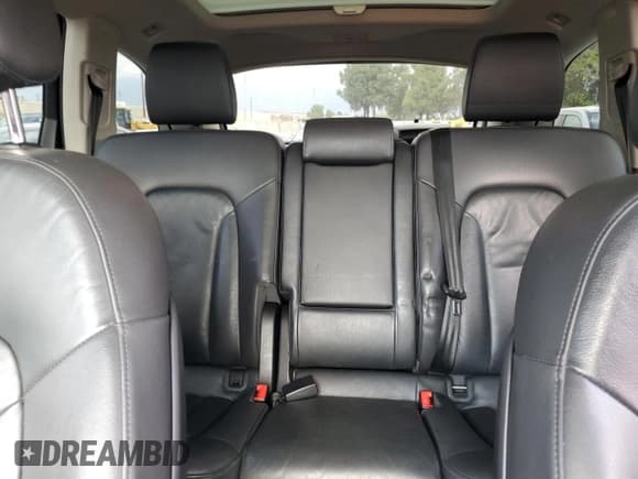 ✅ 2015 Audi Q7 Premium Plus • VIN: WA1LGAFE3FD011524 • Лот: 90199505. Опубликован ранее на Copart с пробегом 134 563 миль. Бесплатный доступ к архиву аукционных продаж из США и подробный отчёт об истории автомобиля на DreamBid. Изображение 10.