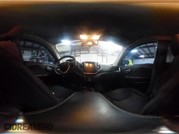 ✅ 2017 Jeep Cherokee Latitude • VIN: 1C4PJMCS9HW546630 • Лот: 41577993. Опубликован ранее на IAAI с пробегом 126 425 миль. Бесплатный доступ к архиву аукционных продаж из США и подробный отчёт об истории автомобиля на DreamBid. Изображение 18.