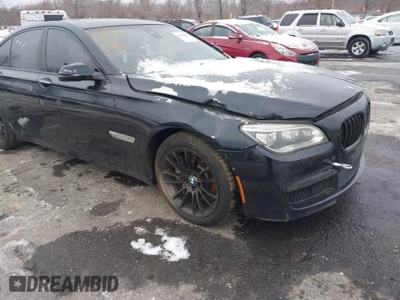 ✅ 2015 BMW 7 Series 750i xDrive • VIN: WBAYB6C54FD225432 • Lot: 41286904. Listed on IAAI with 94,139 mi. Free auction sales archive from the USA and detailed vehicle history report at DreamBid. Image 6.