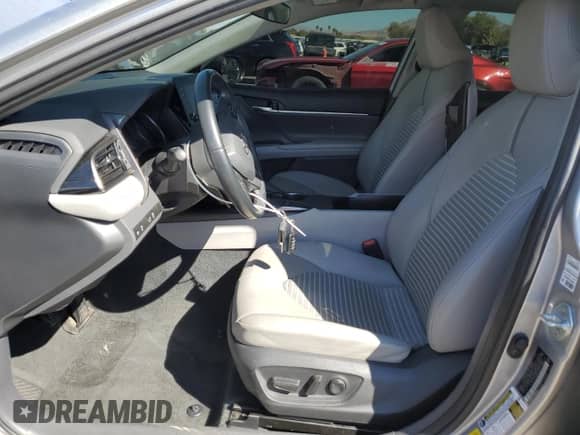 2022 Toyota Camry SE z VIN 4T1G11AK1NU680892, wystawiony jako Copart lot #84971915 z przebiegiem 50 045 mil mil oraz Szkoda całkowita • Salvage title. Historia ofert i sprzedaży dostępna na DreamBid. Obrazek 7.