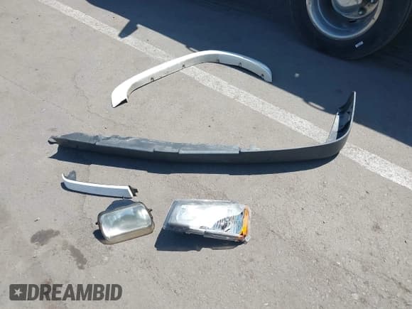 ✅ 2006 Chevrolet Silverado 2500HD LT3 • VIN: 1GCHK23D96F186182 • Лот: 42460326. Опубликован ранее на IAAI с пробегом 298 576 миль. Бесплатный доступ к архиву аукционных продаж из США и подробный отчёт об истории автомобиля на DreamBid. Изображение 12.