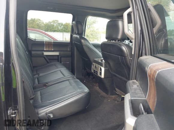 ✅ 2020 Ford F-150 XL • VIN: 1FTFW1E42LKD03137 • Lot: 43259775. Wystawiony na IAAI z przebiegiem 98 776 mil. Bezpłatny archiwum sprzedaży aukcyjnych z USA i szczegółowy raport historii pojazdu na DreamBid. Zdjęcie 8.