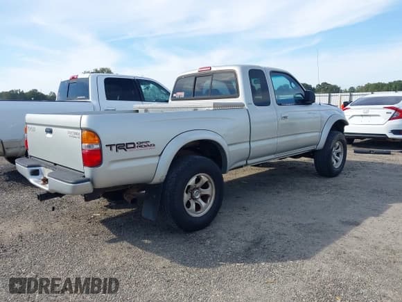 ✅ 2002 Toyota Tacoma PreRunner • VIN: 5TESN92N42Z026529 • Lot: 43496485. Listed on IAAI with 223,099 mi. Free auction sales archive from the USA and detailed vehicle history report at DreamBid. Image 4.
