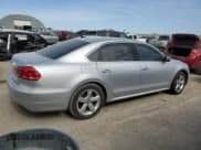 ✅ 2015 Volkswagen Passat S • VIN: 1VWAS7A33FC091611 • Lot: 82524185. Wystawiony na Copart z przebiegiem 139 579 mil. Bezpłatny archiwum sprzedaży aukcyjnych z USA i szczegółowy raport historii pojazdu na DreamBid. Zdjęcie 3.