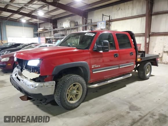 ✅ 2006 Chevrolet Silverado 2500HD LT3 • VIN: 1GCHK23D36F153968 • Лот: 90945235. Опубликован ранее на Copart с пробегом 231 114 миль. Бесплатный доступ к архиву аукционных продаж из США и подробный отчёт об истории автомобиля на DreamBid. Изображение 1.