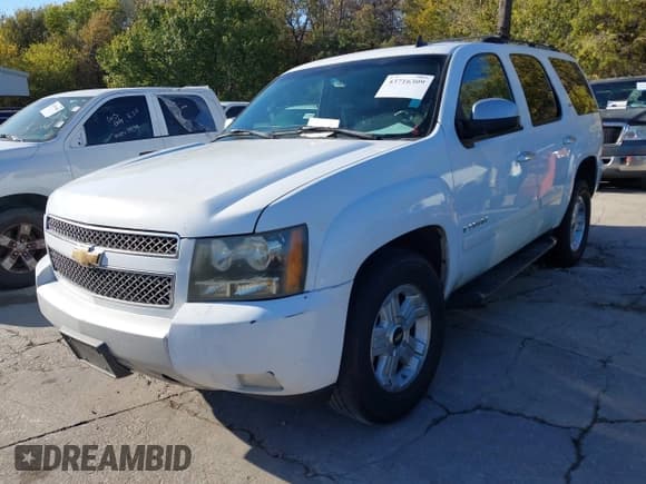 ✅ 2007 Chevrolet Tahoe LS • VIN: 1GNFC130X7R329322 • Lot: 43716309. Wystawiony na IAAI z przebiegiem 174 470 mil. Bezpłatny archiwum sprzedaży aukcyjnych z USA i szczegółowy raport historii pojazdu na DreamBid. Zdjęcie 2.