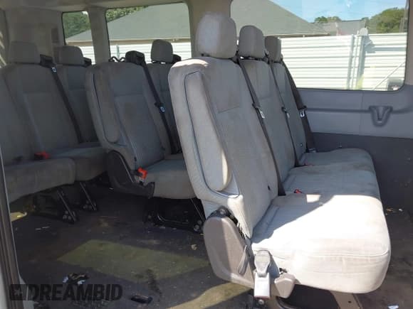 ✅ 2015 Ford Transit XL • VIN: 1FBZX2CM7FKB05987 • Lot: 43310078. Wystawiony na IAAI z przebiegiem 273 147 mil. Bezpłatny archiwum sprzedaży aukcyjnych z USA i szczegółowy raport historii pojazdu na DreamBid. Zdjęcie 8.