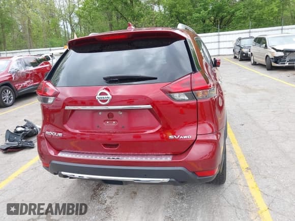 ✅ 2019 Nissan Rogue SL • VIN: 5N1AT2MV4KC810144 • Lot: 42259530. Listed on IAAI with 67,013 mi. Free auction sales archive from the USA and detailed vehicle history report at DreamBid. Image 17.