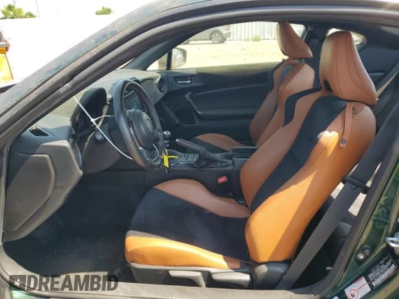 ✅ 2020 Toyota 86 GT • VIN: JF1ZNAE15L9750290 • Lot: 60930224. Wystawiony na Copart z przebiegiem 58 184 mil. Bezpłatny archiwum sprzedaży aukcyjnych z USA i szczegółowy raport historii pojazdu na DreamBid. Zdjęcie 7.