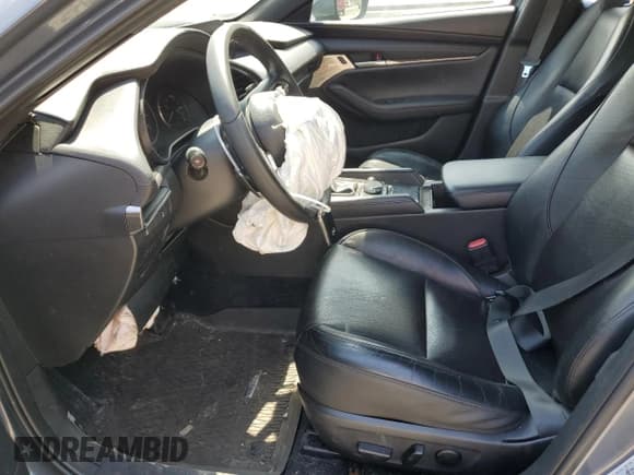 ✅ 2022 Mazda 3 Premium • VIN: JM1BPBML7N1501067 • Лот: 56142035. Опубликован ранее на Copart с пробегом 43 635 миль. Бесплатный доступ к архиву аукционных продаж из США и подробный отчёт об истории автомобиля на DreamBid. Изображение 7.