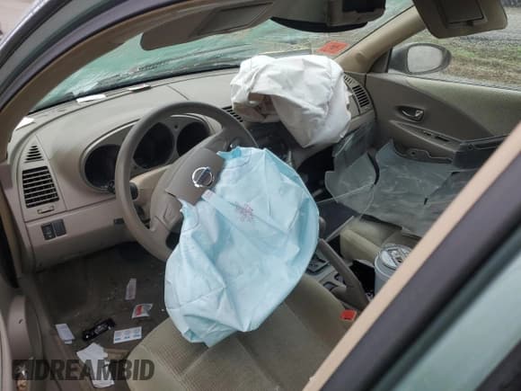 ✅ 2004 Nissan Altima S • VIN: 1N4AL11D04C185809 • Lot: 82370455. Listed on Copart with Not provided. Free auction sales archive from the USA and detailed vehicle history report at DreamBid. Image 8.