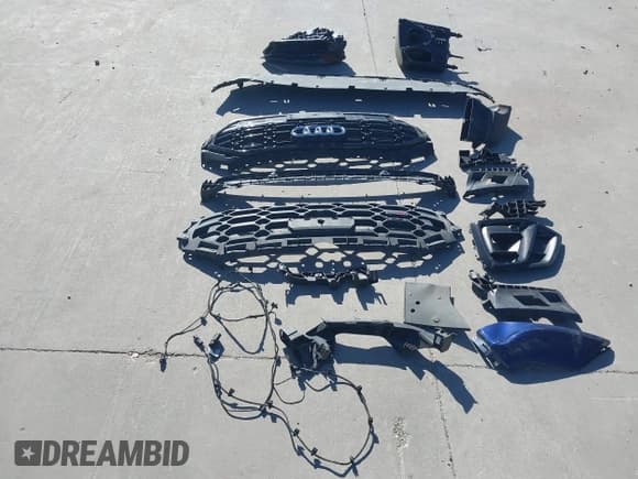 ✅ 2022 Audi Q5 S line Premium Plus • VIN: WA1EAAFY3N2015846 • Lot: 43568157. Wystawiony na IAAI z przebiegiem 39 441 mil. Bezpłatny archiwum sprzedaży aukcyjnych z USA i szczegółowy raport historii pojazdu na DreamBid. Zdjęcie 12.