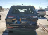 ✅ 2025 Jeep Grand Cherokee Limited • VIN: 1C4RJGBG9SC294054 • Лот: 49224825. Опубликован ранее на Copart с пробегом 945 миль. Бесплатный доступ к архиву аукционных продаж из США и подробный отчёт об истории автомобиля на DreamBid. Изображение 6.