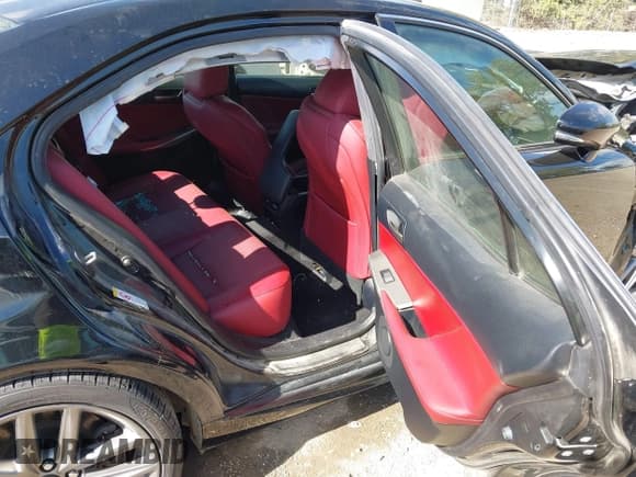 ✅ 2017 Lexus IS 200t • VIN: JTHBA1D24H5039856 • Lot: 43377548. Wystawiony na IAAI z przebiegiem 83 177 mil. Bezpłatny archiwum sprzedaży aukcyjnych z USA i szczegółowy raport historii pojazdu na DreamBid. Zdjęcie 8.