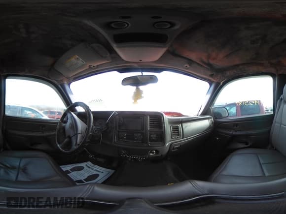 ✅ 2005 Chevrolet Silverado 2500HD LS • VIN: 1GCHK23U45F813790 • Lot: 41425184. Wystawiony na IAAI z przebiegiem 226 815 mil. Bezpłatny archiwum sprzedaży aukcyjnych z USA i szczegółowy raport historii pojazdu na DreamBid. Zdjęcie 18.