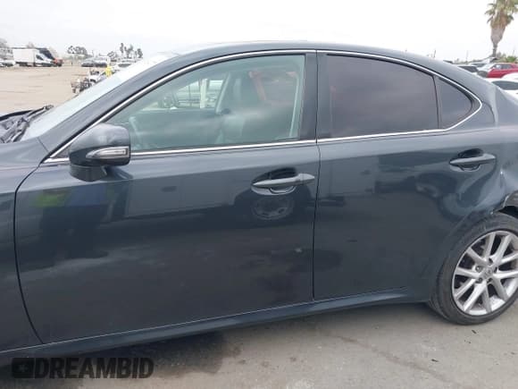 ✅ 2011 Lexus IS 250 • VIN: JTHBF5C29B5143910 • Lot: 43614771. Listed on IAAI with 126,210 mi. Free auction sales archive from the USA and detailed vehicle history report at DreamBid. Image 14.