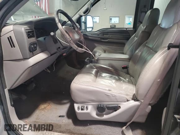 ✅ 2000 Ford Excursion XLT • VIN: 1FMNU41S6YEA00533 • Lot: 60272655. Listed on Copart with 197,541 mi. Free auction sales archive from the USA and detailed vehicle history report at DreamBid. Image 7.