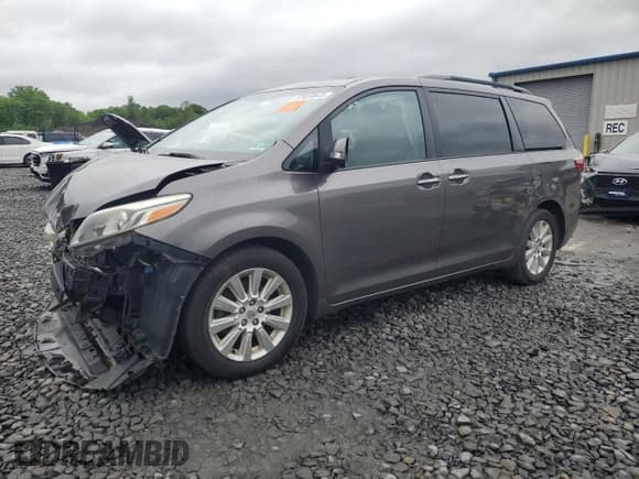 ✅ 2015 Toyota Sienna Limited • VIN: 5TDDK3DC7FS094949 • Lot: 57659845. Listed on Copart with 112,949 mi. Free auction sales archive from the USA and detailed vehicle history report at DreamBid. Image 1.