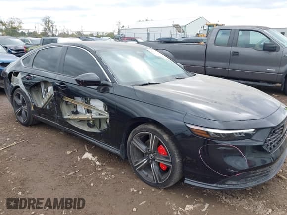 ✅ 2023 Honda Accord Sport • VIN: 1HGCY2F53PA012606 • Lot: 43517997. Wystawiony na IAAI z przebiegiem 69 227 mil. Bezpłatny archiwum sprzedaży aukcyjnych z USA i szczegółowy raport historii pojazdu na DreamBid. Zdjęcie 6.