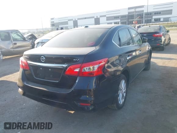 ✅ 2018 Nissan Sentra S • VIN: 3N1AB7AP6JY205481 • Lot: 43209496. Wystawiony na IAAI z przebiegiem 171 019 mil. Bezpłatny archiwum sprzedaży aukcyjnych z USA i szczegółowy raport historii pojazdu na DreamBid. Zdjęcie 4.