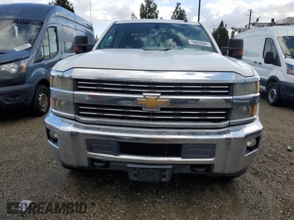 ✅ 2015 Chevrolet Silverado 2500HD LT • VIN: 1GC1CVEG7FF607761 • Lot: 83392844. Wystawiony na Copart z przebiegiem 353 226 mil. Bezpłatny archiwum sprzedaży aukcyjnych z USA i szczegółowy raport historii pojazdu na DreamBid. Zdjęcie 5.