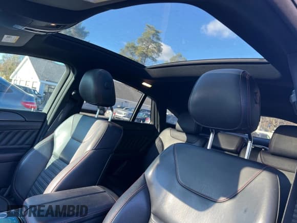 ✅ 2016 Mercedes-Benz GLE 450 AMG • VIN: 4JGED6EB2GA047733 • Lot: 93778125. Wystawiony na Copart z przebiegiem 84 670 mil. Bezpłatny archiwum sprzedaży aukcyjnych z USA i szczegółowy raport historii pojazdu na DreamBid. Zdjęcie 9.