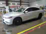 2018 Chevrolet Malibu LT z VIN 1G1ZD5ST6JF209864, wystawiony jako Copart lot #83807015 z przebiegiem 101 369 mil mil oraz Szkoda całkowita • Salvage title. Historia ofert i sprzedaży dostępna na DreamBid. Obrazek 1.
